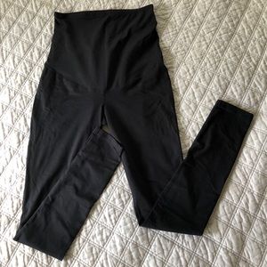 Maternity athletic leggings